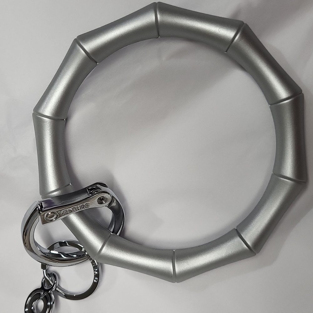 NWOT O Venture Keyring Bracelet ~ Bamboo Style